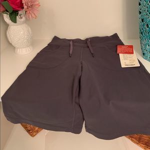 Lululemon Still Knee Length Shorts, Size 2, NWT